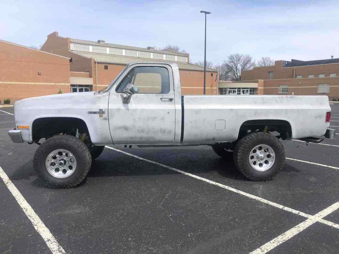 1985 Chevrolet K10 Scottsdale - photo 2