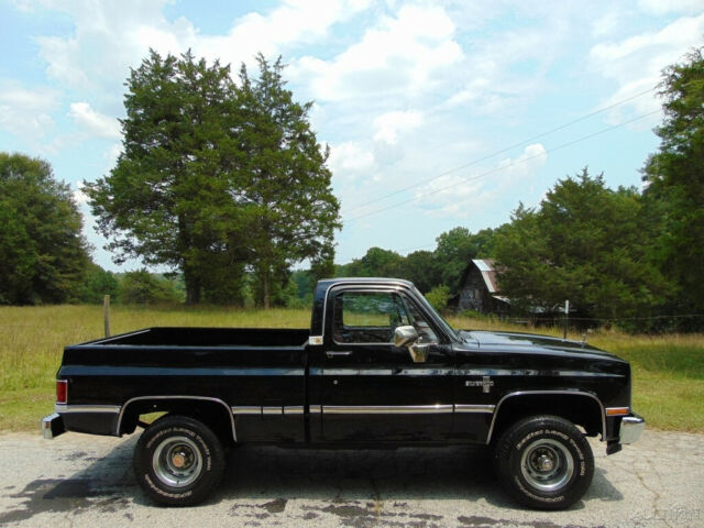 1985 Chevrolet K10 MUST SEE FULLY RESTORED SILVERADO K10 NO RUST - photo 10