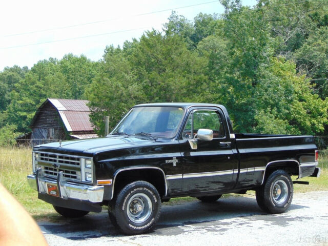 1985 Chevrolet K10 MUST SEE FULLY RESTORED SILVERADO K10 NO RUST - photo 11