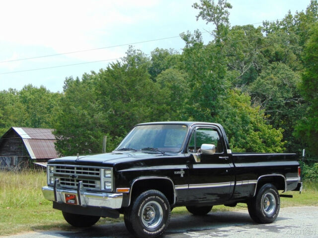 1985 Chevrolet K10 MUST SEE FULLY RESTORED SILVERADO K10 NO RUST - photo 3