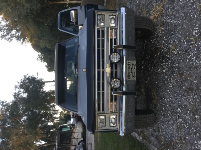 1985 Chevrolet Suburban Silverado Sport Utility 4-Door - photo 2