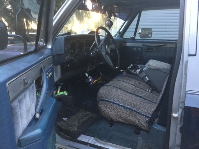 1985 Chevrolet Suburban Silverado Sport Utility 4-Door - photo 8