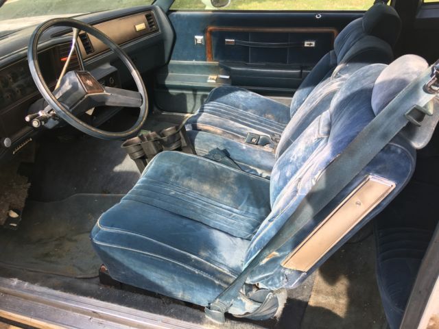 1985 Chevrolet Monte Carlo Base Coupe 2-Door - photo 3
