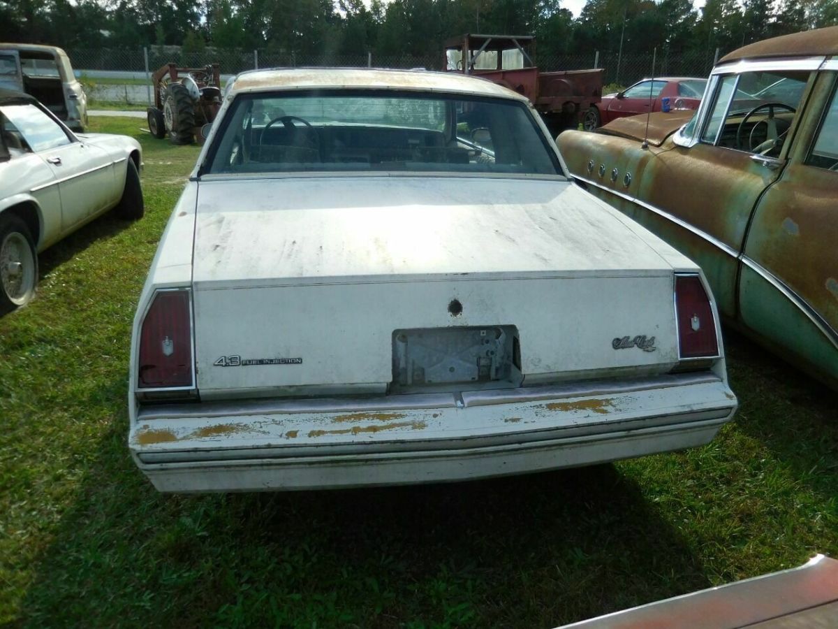 1985 Chevrolet Monte Carlo Base 2dr Coupe - photo 5