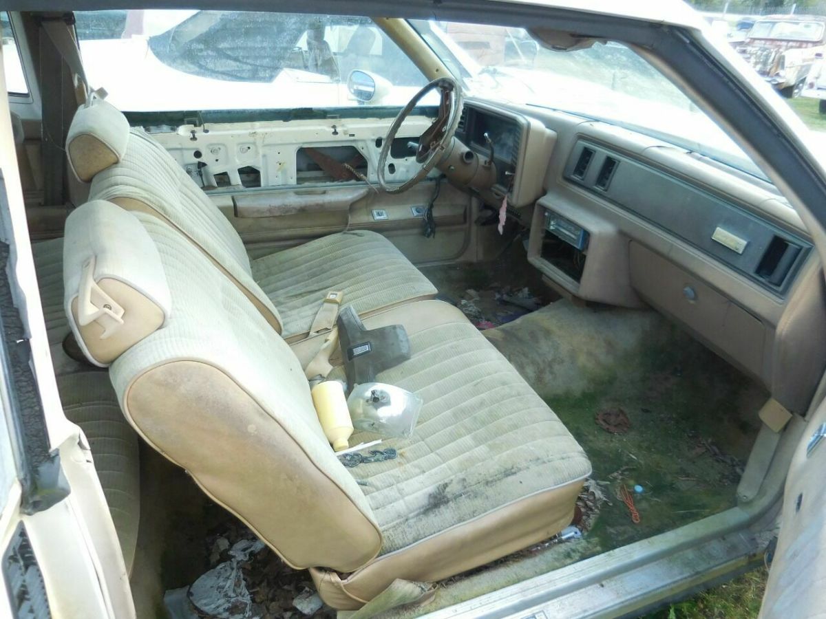 1985 Chevrolet Monte Carlo Base 2dr Coupe - photo 9