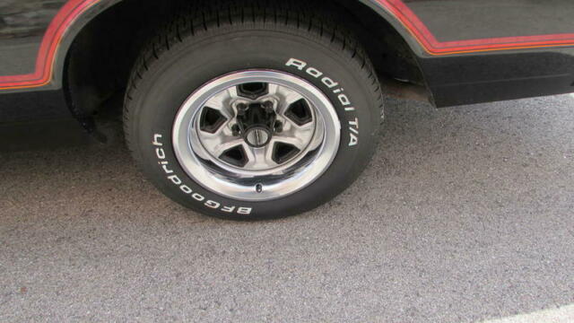 1985 Chevrolet Monte Carlo 2 Owner, Extremely Clean, New Tires - photo 11