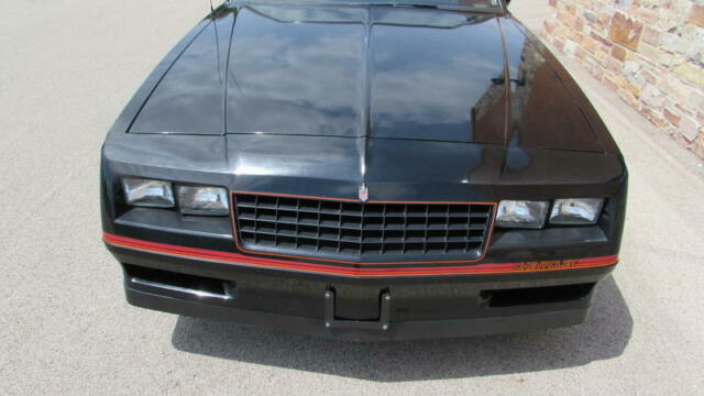 1985 Chevrolet Monte Carlo 2 Owner, Extremely Clean, New Tires - photo 2