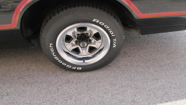 1985 Chevrolet Monte Carlo 2 Owner, Extremely Clean, New Tires - photo 11