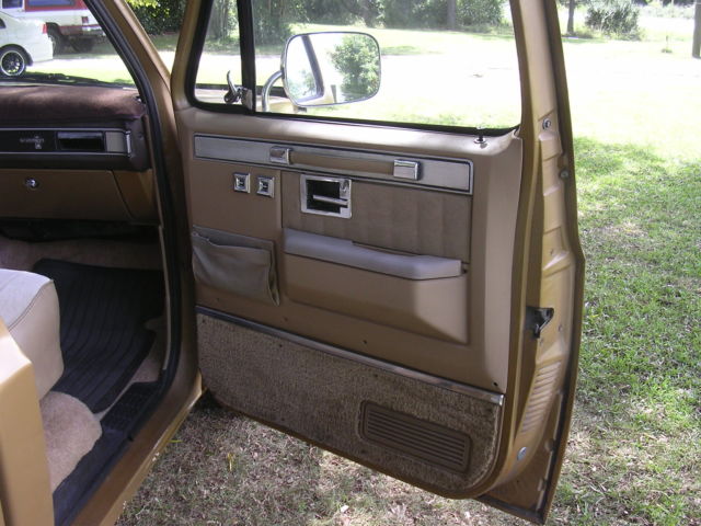 1985 Chevrolet C-10 - photo 10