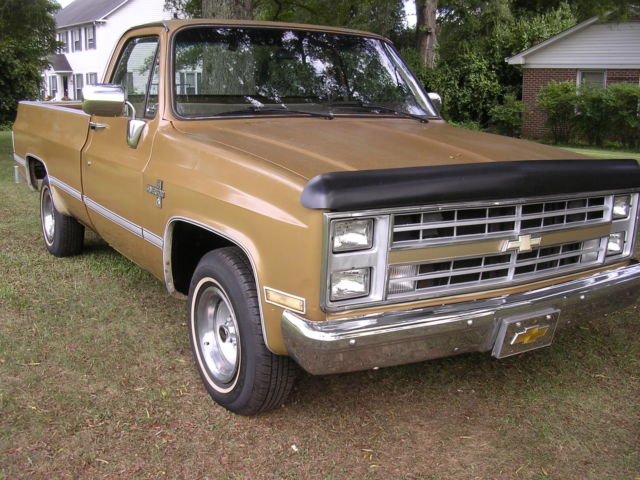 1985 Chevrolet C-10 - photo 2