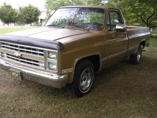 1985 Chevrolet C-10 - photo 3