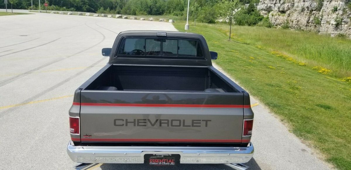 1985 Chevrolet C-10 - photo 11