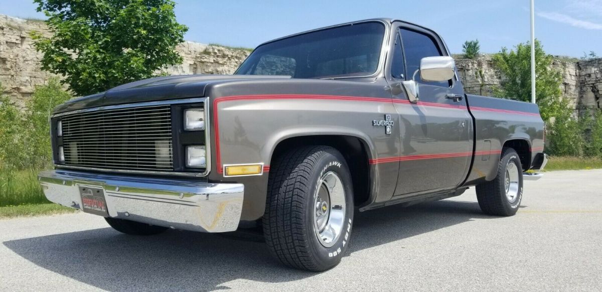 1985 Chevrolet C-10 - photo 2