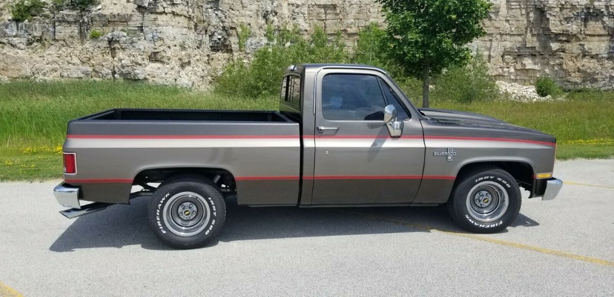 1985 Chevrolet C-10 - photo 8