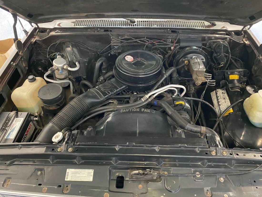 1985 Chevrolet Suburban Silverado C20 - MINT - photo 9