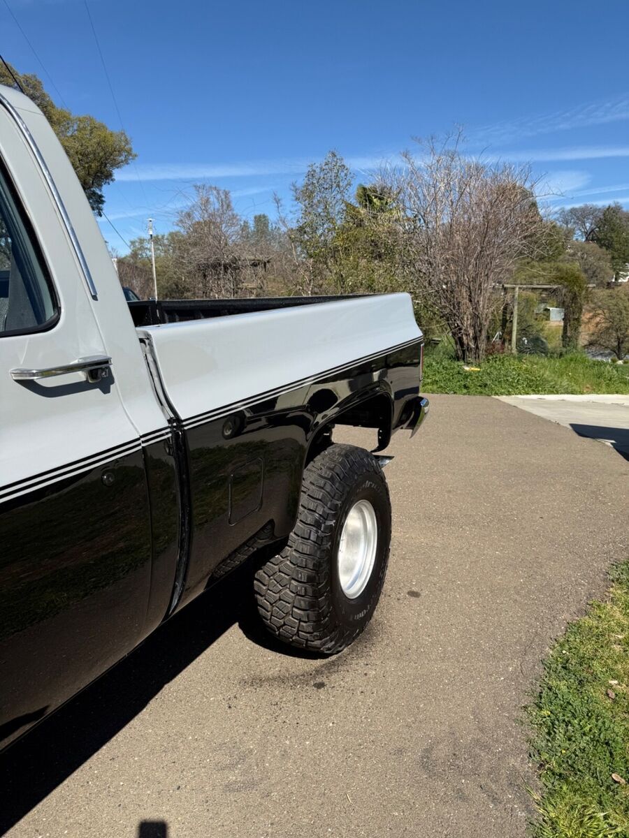 1985 Chevrolet C/K Pickup 1500 - photo 3