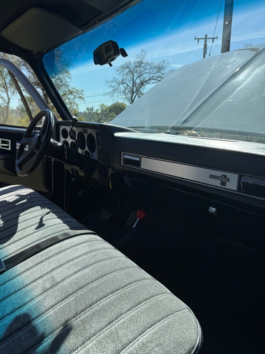 1985 Chevrolet C/K Pickup 1500 - photo 8