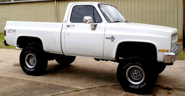 1985 Chevrolet C-10 TRUCK 1500 SILVERADO C/K K10 CHEVY GMC 4X4 Z71 - photo 2