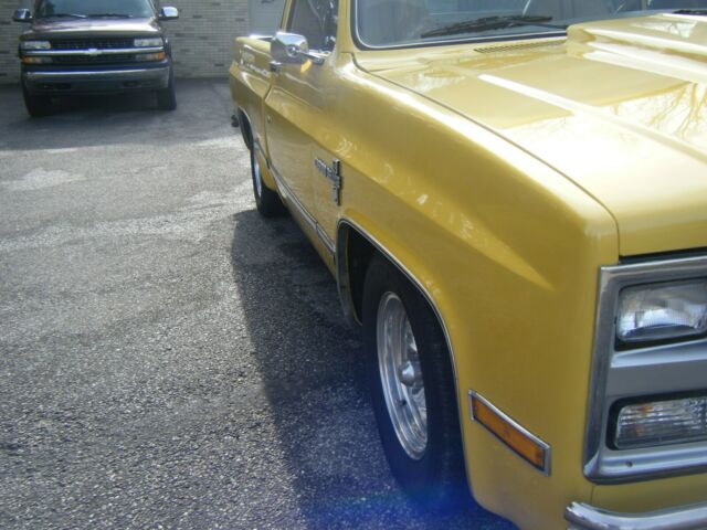 1985 Chevrolet C-10 - photo 2