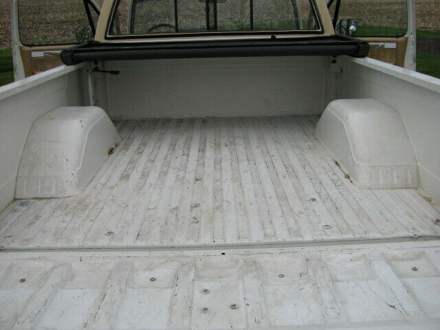 1985 Chevrolet C-10 Silver ado - photo 10