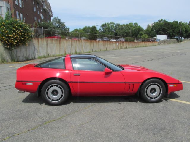1985 Chevrolet Corvette C4 - photo 2