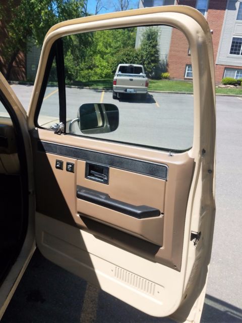 1985 Chevrolet C/K Pickup 1500 Scottsdale - photo 11