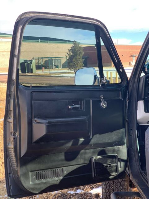 1985 Chevrolet C/K Pickup 2500 Custom Deluxe - photo 12