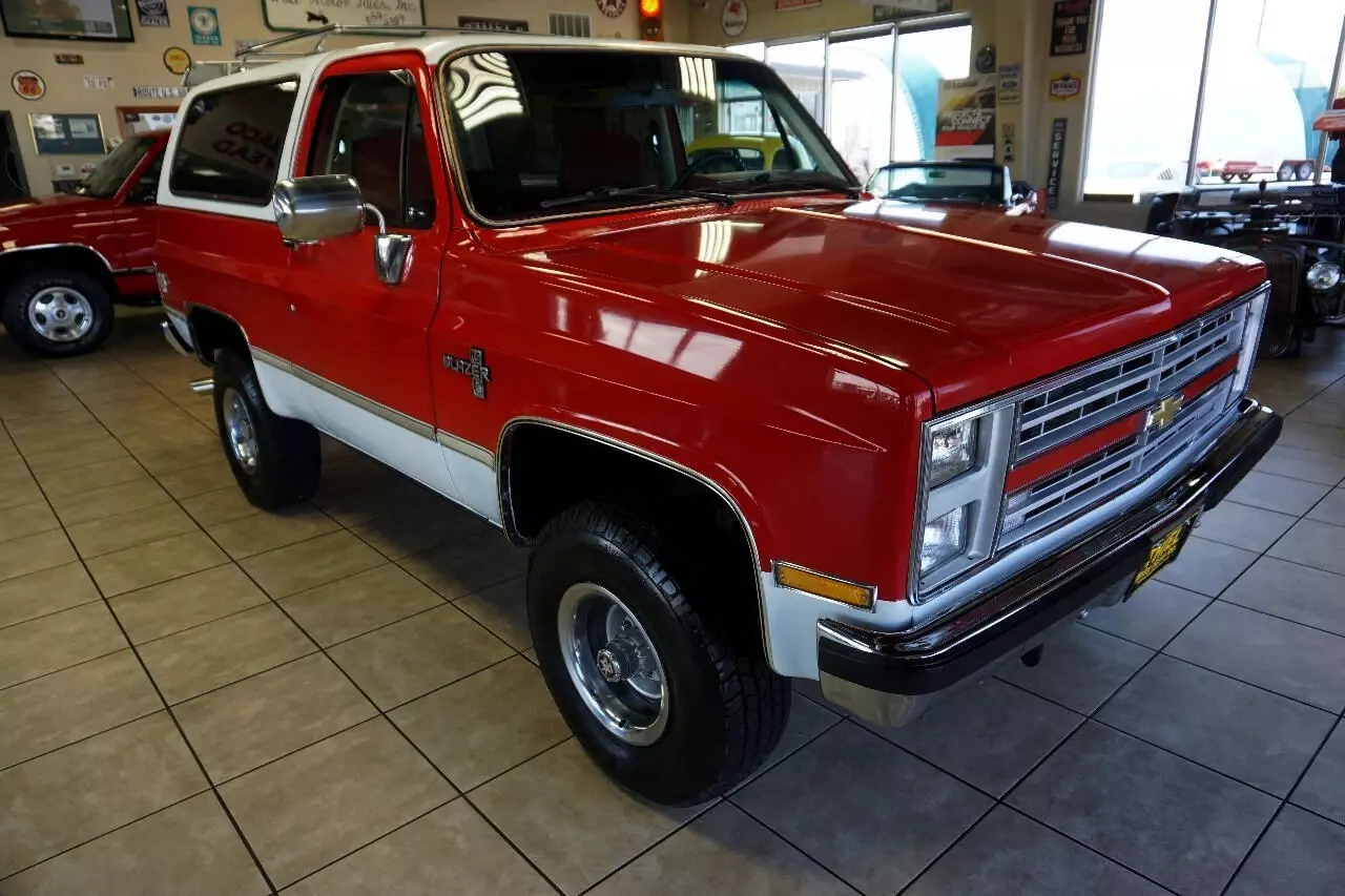 1985 Chevrolet K5 Blazer Silverado 4X4 - ORIGINAL MILES! - photo 12