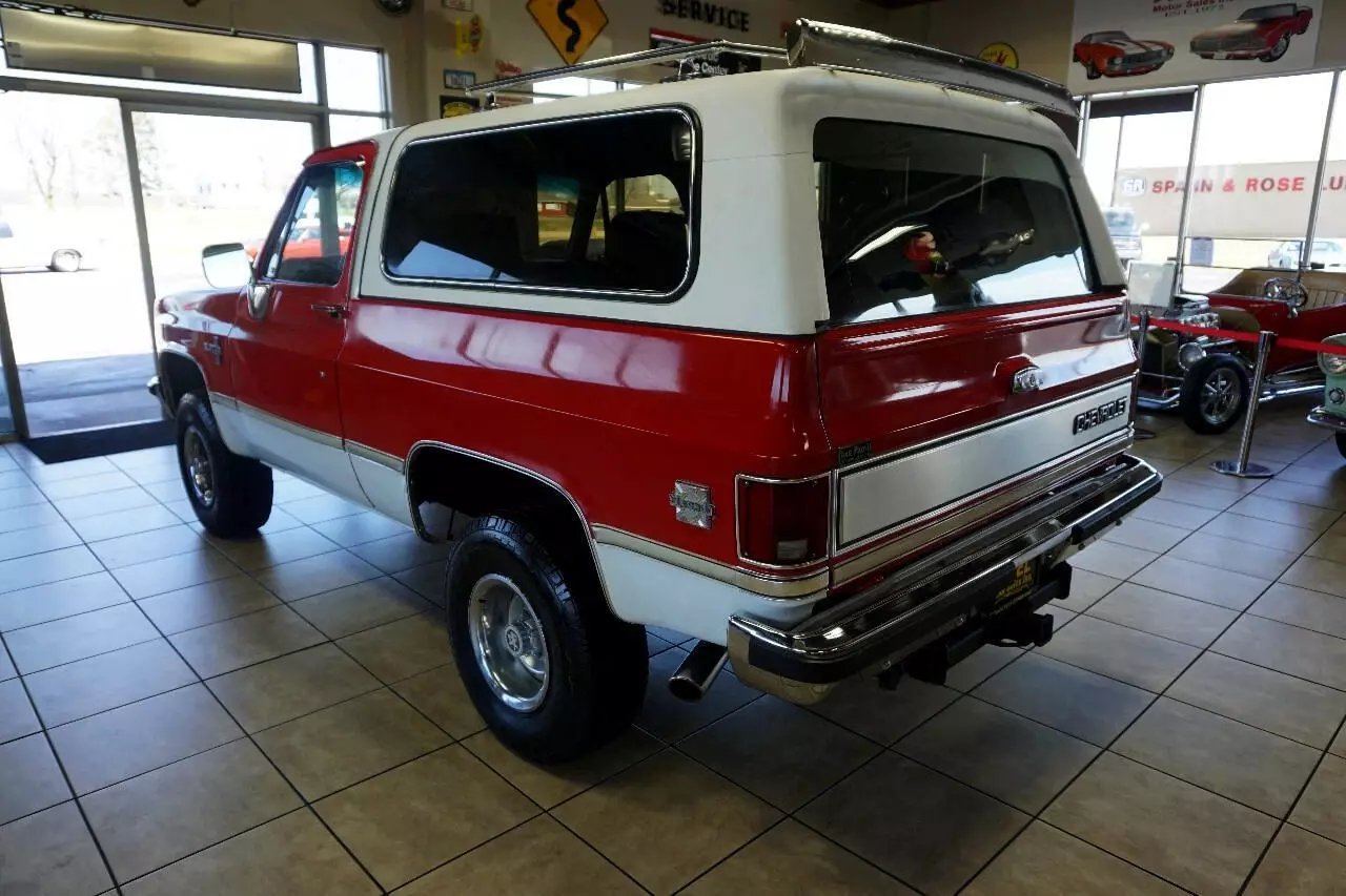 1985 Chevrolet K5 Blazer Silverado 4X4 - ORIGINAL MILES! - photo 6
