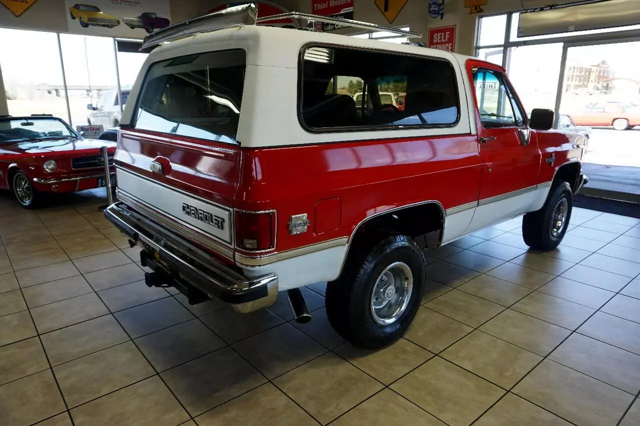 1985 Chevrolet K5 Blazer Silverado 4X4 - ORIGINAL MILES! - photo 9