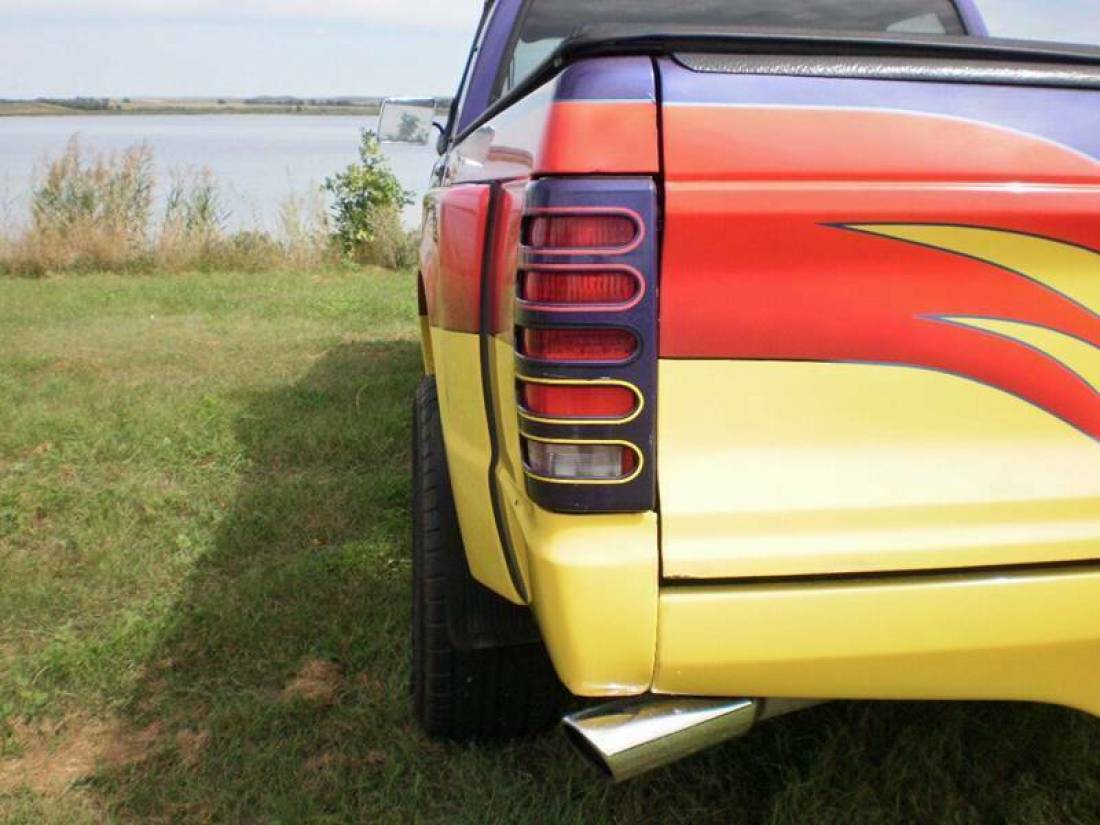 1985 Chevrolet S-10 Sport 2dr Standard Cab LB - photo 11