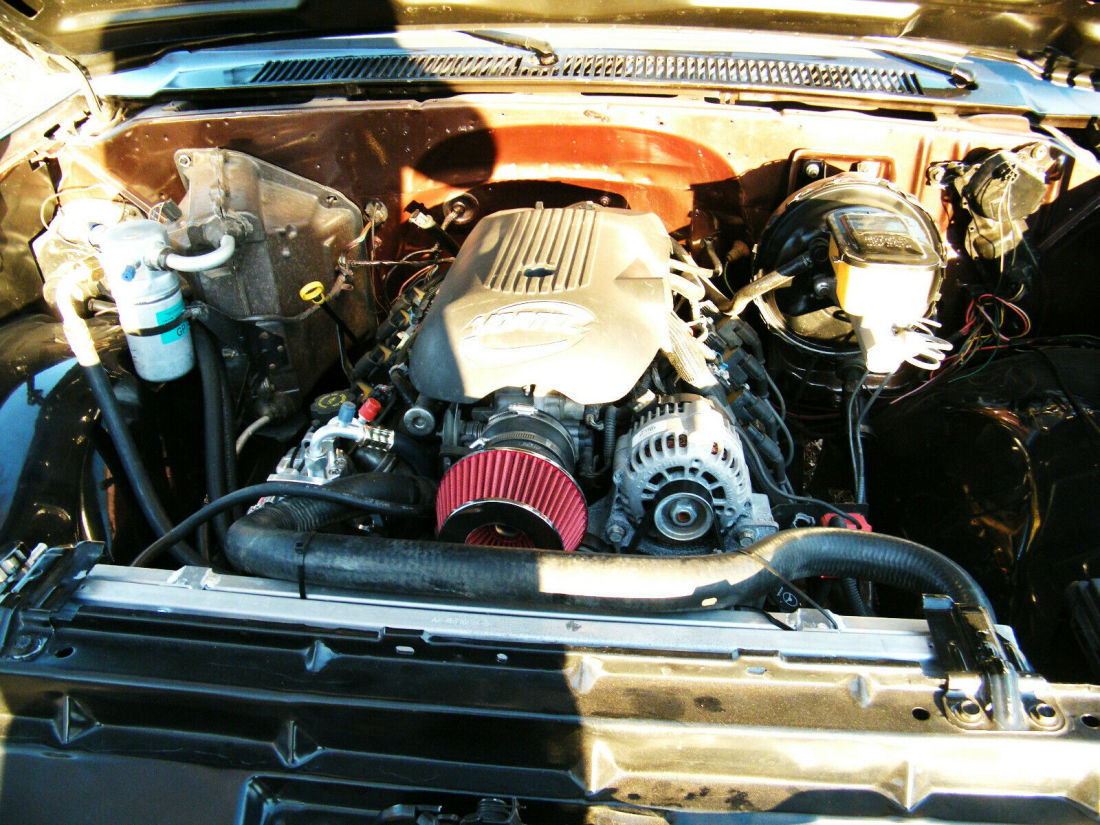 1985 Chevrolet C-10 - photo 2