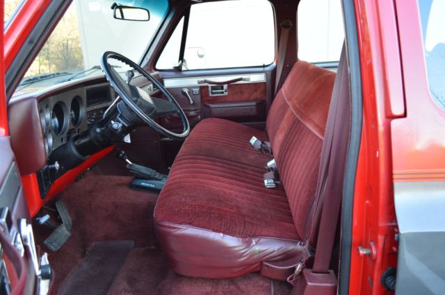 1985 Chevrolet Suburban - photo 13