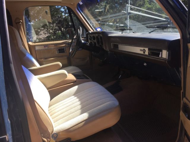 1985 Chevrolet Suburban K2500 - photo 11