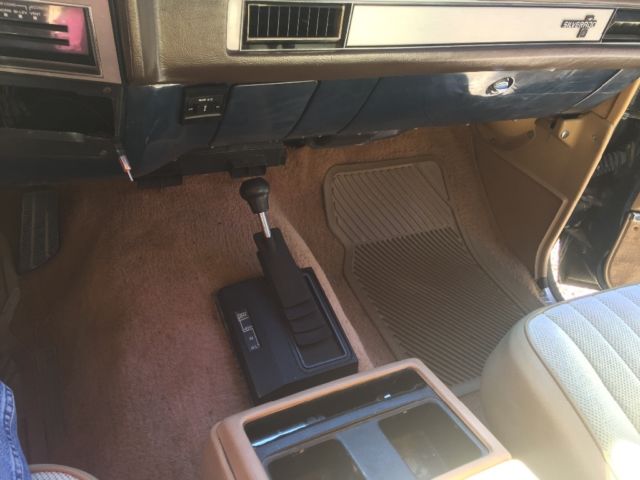 1985 Chevrolet Suburban K2500 - photo 8