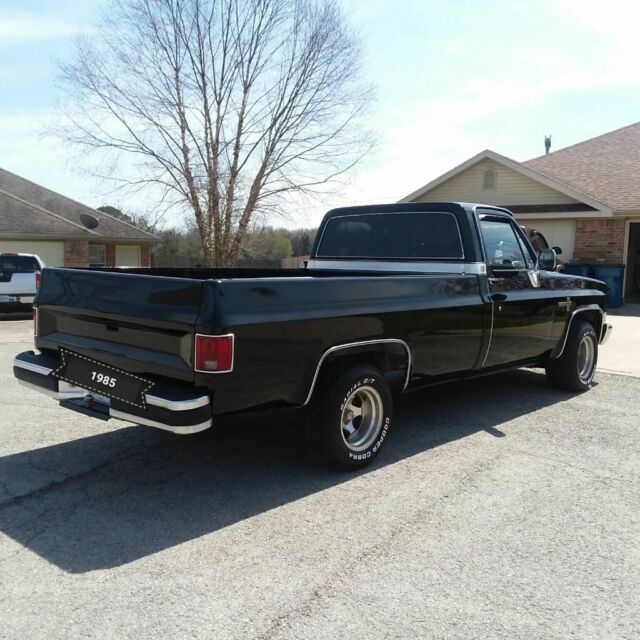 1985 Chevrolet C-10 New paint, bedliner & interior - photo 3