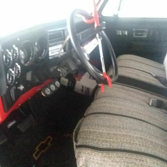 1985 Chevrolet C-10 New paint, bedliner & interior - photo 8