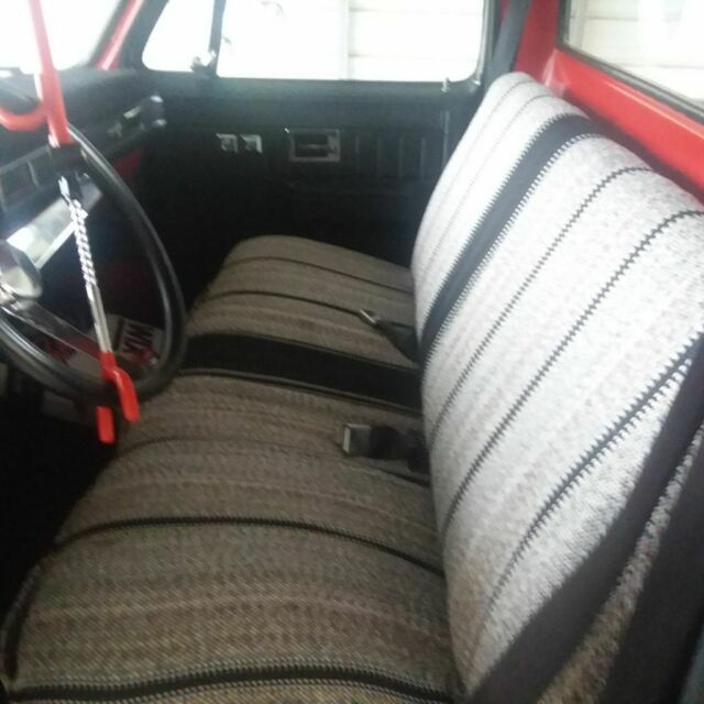 1985 Chevrolet C-10 New paint, bedliner & interior - photo 9