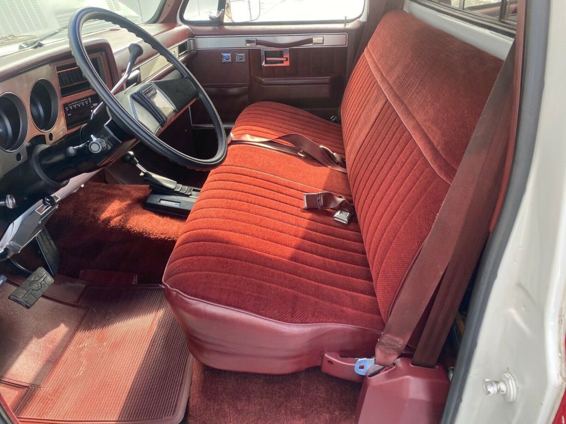 1985 Chevrolet C/K Pickup 2500 ONLY 39,225 ACTUAL MILES ONE FAMILY OWNED K20 4X4 - photo 11