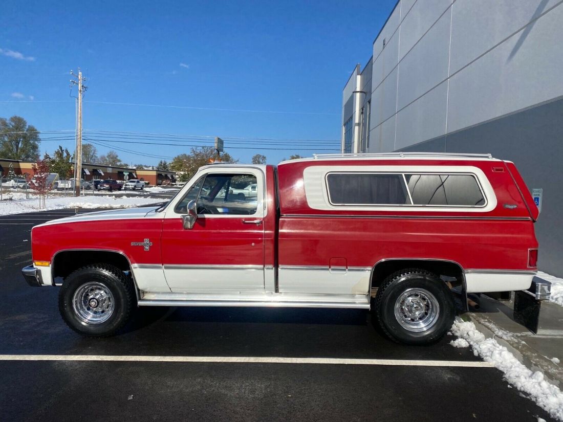 1985 Chevrolet C/K Pickup 2500 ONLY 39,225 ACTUAL MILES ONE FAMILY OWNED K20 4X4 - photo 2