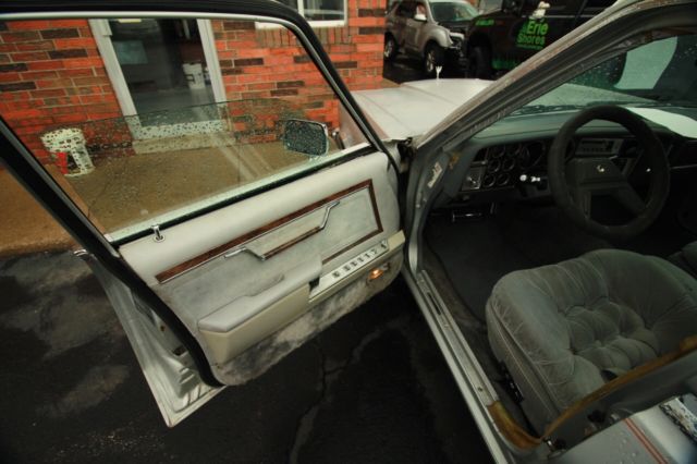 1985 Chrysler Fifth Avenue - photo 12