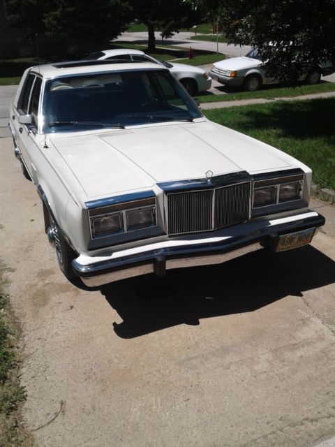 1985 Chrysler New Yorker