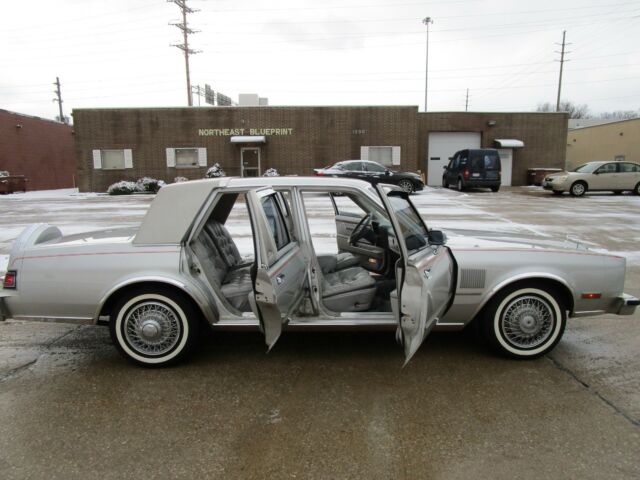 1985 Chrysler Fifth Avenue NO RESERVE AUCTION - LAST HIGHEST BIDDER WINS CAR! - photo 11