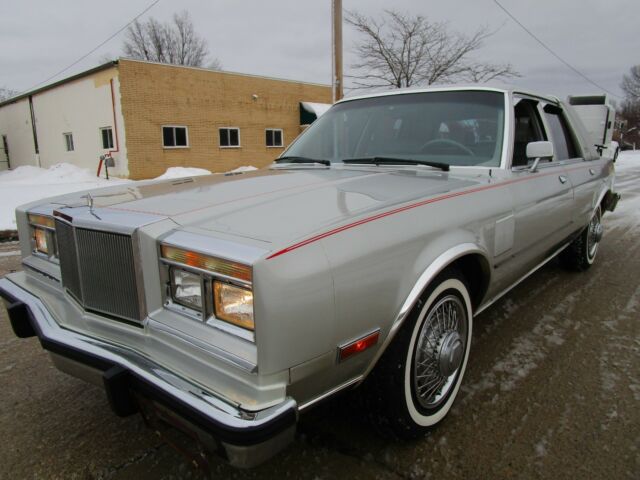 1985 Chrysler Fifth Avenue NO RESERVE AUCTION - LAST HIGHEST BIDDER WINS CAR! - photo 2