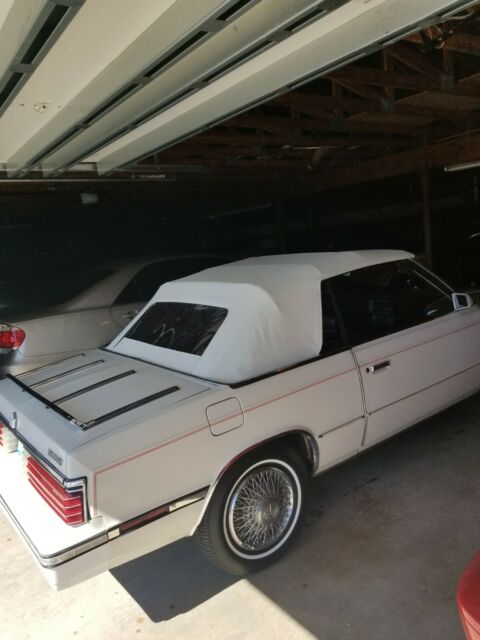 1985 Chrysler LeBaron convertible - photo 6