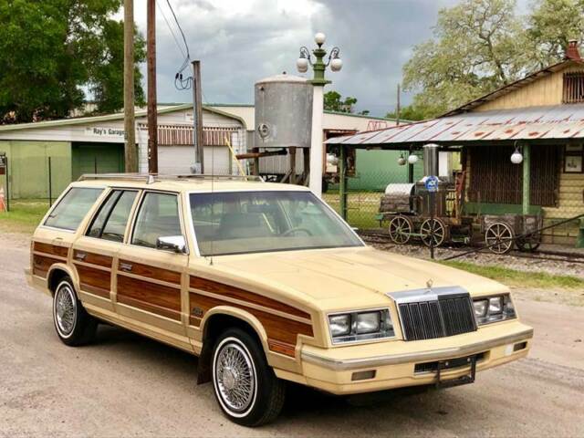 1985 Chrysler Town & Country Town and Country 4dr Wagon - photo 3