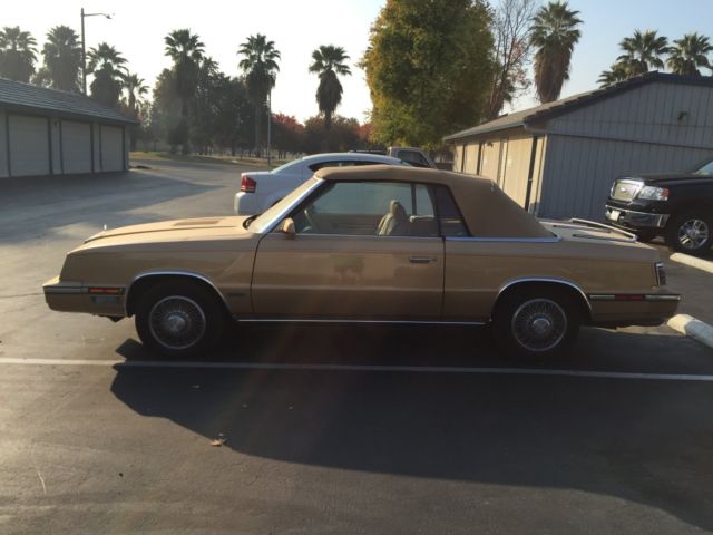 1985 Chrysler LeBaron - photo 2