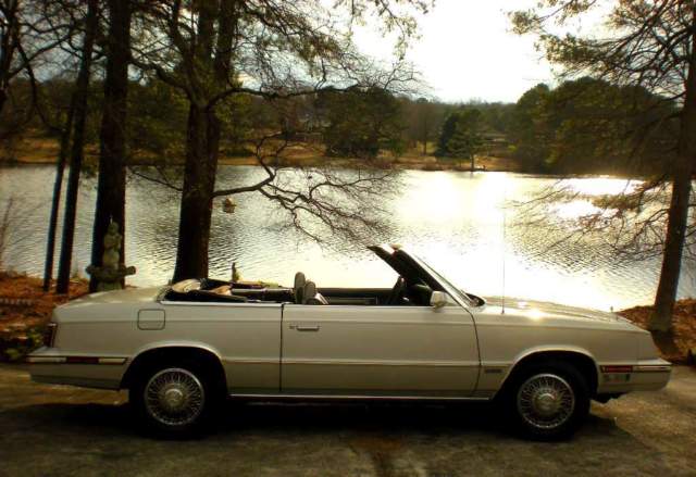 1985 Chrysler LeBaron - photo 2