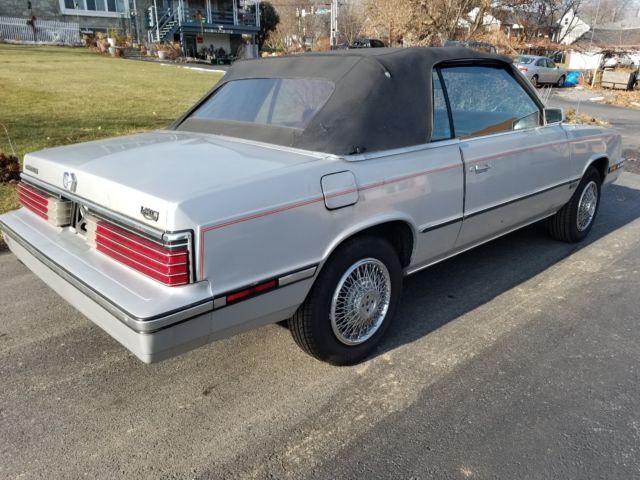 1985 Chrysler LeBaron Convertible - photo 2