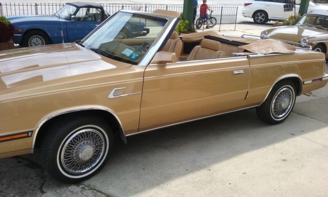 1985 Chrysler LeBaron - photo 2